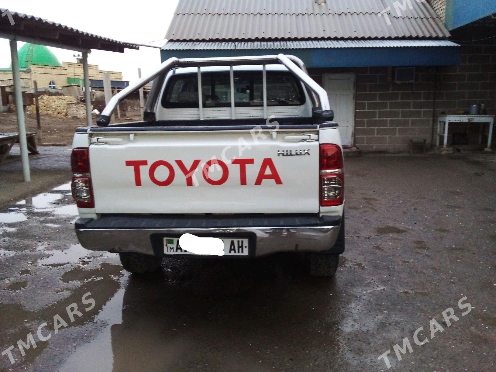 Toyota Hilux 2014 - 300 000 TMT - Babadaýhan - img 5