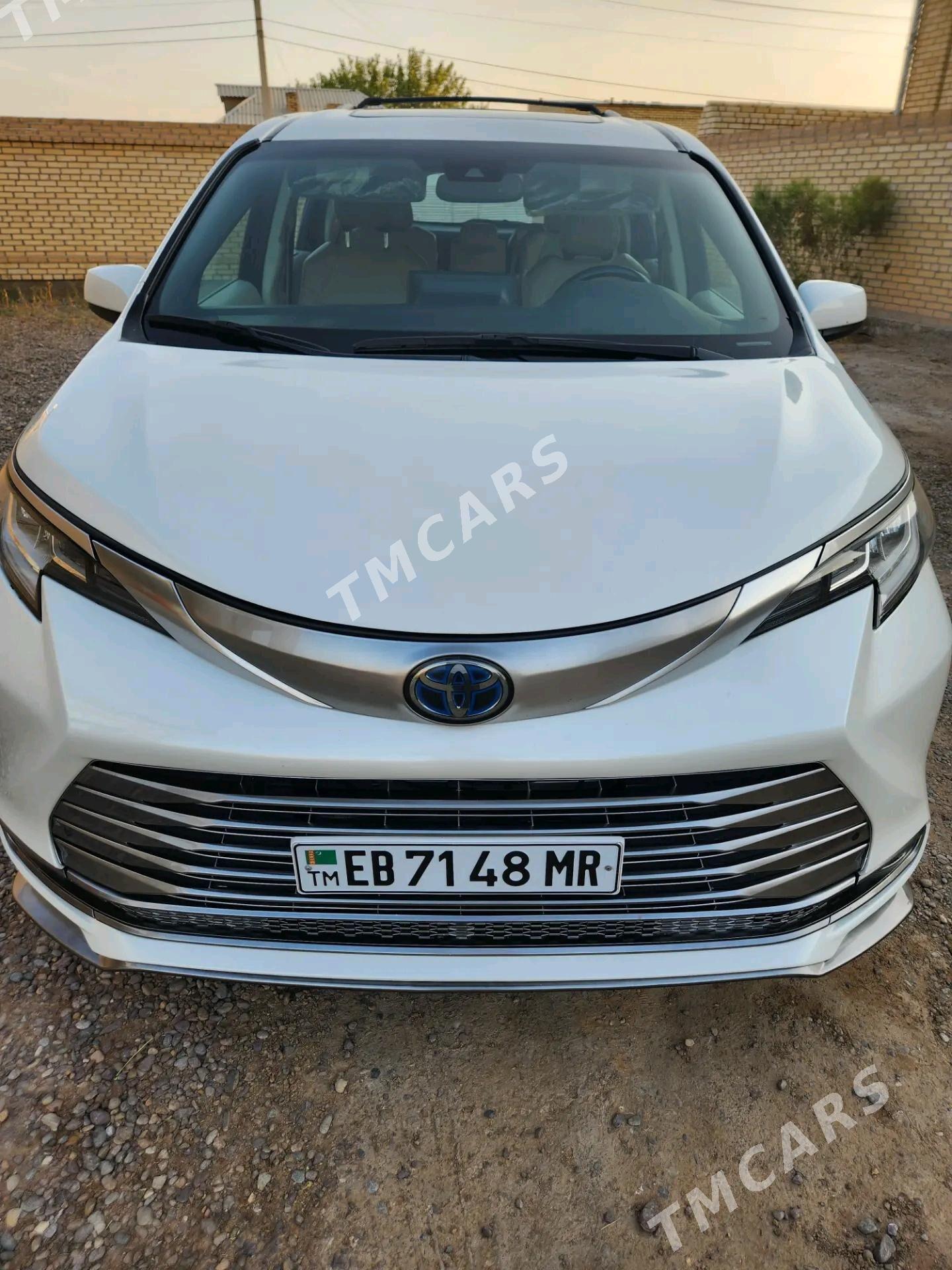 Toyota Sienna 2021 - 540 000 TMT - Мары - img 2