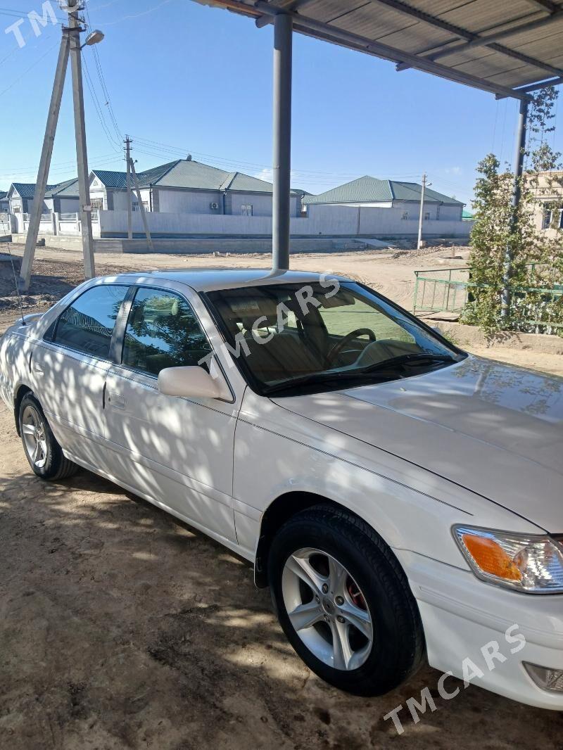 Toyota Camry 2000 - 150 000 TMT - Дашогуз - img 3