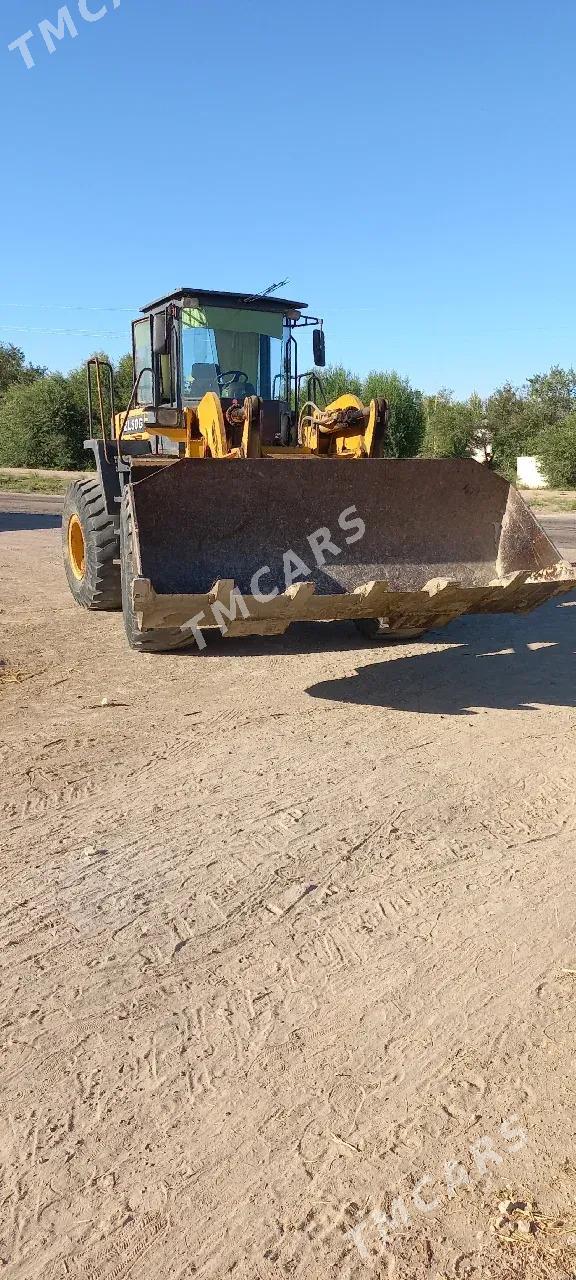 XCMG ZL50 2010 - 350 000 TMT - Кёнеургенч - img 3