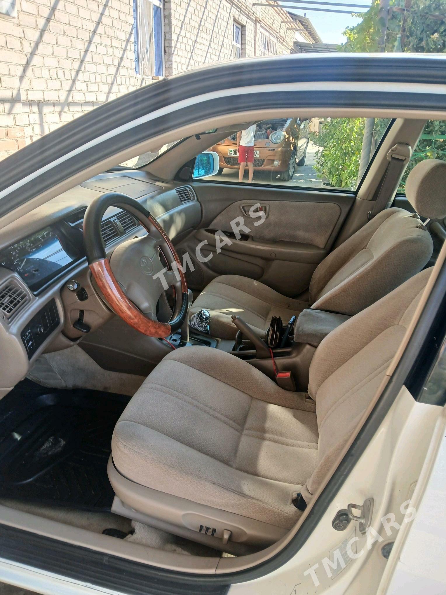 Toyota Camry 2000 - 150 000 TMT - Дашогуз - img 8