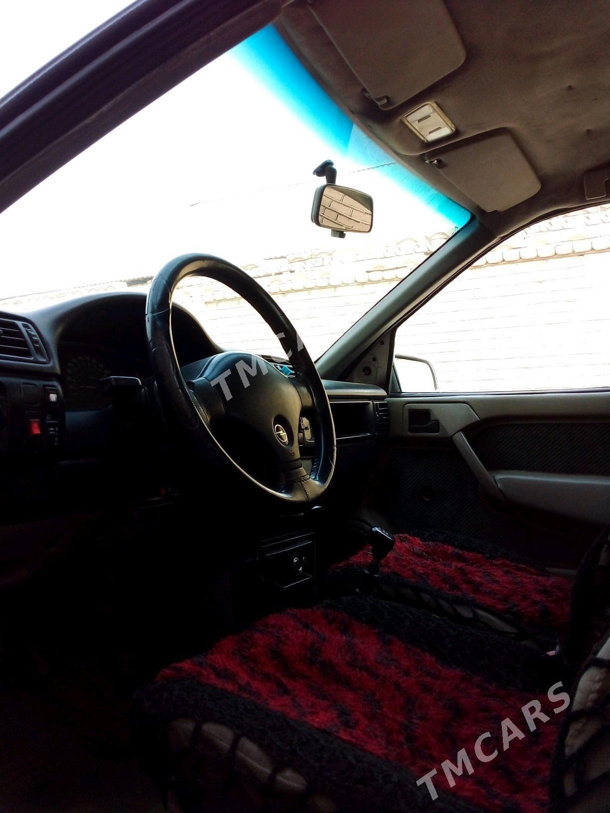 Opel Vectra 1990 - 25 000 TMT - Мары - img 3