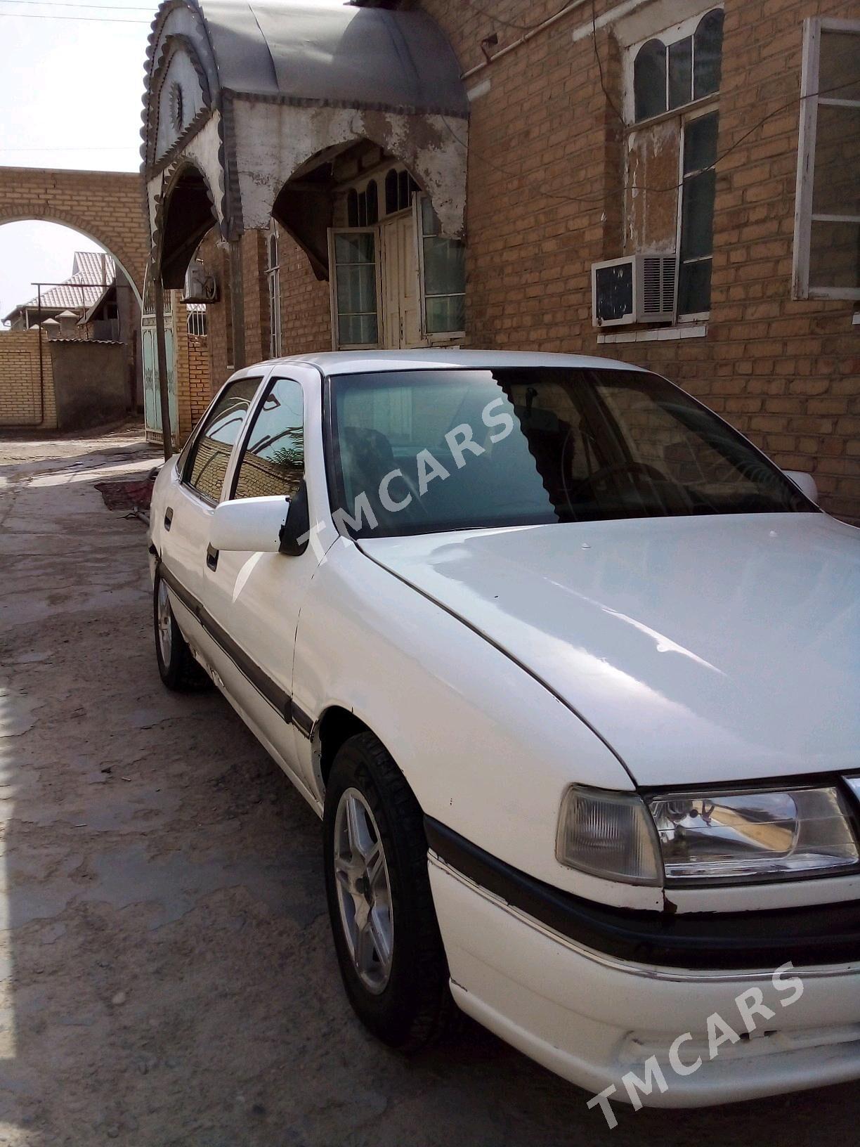 Opel Vectra 1990 - 25 000 TMT - Мары - img 5