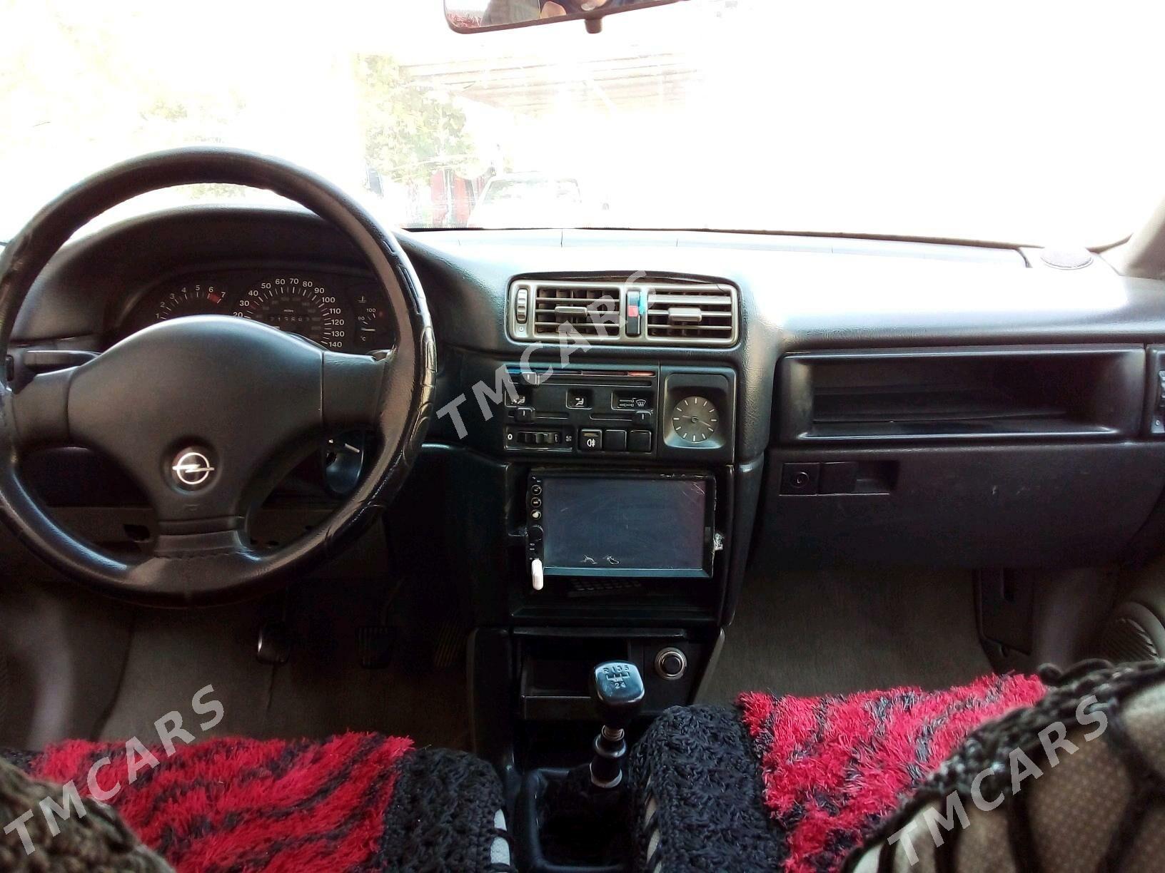 Opel Vectra 1990 - 25 000 TMT - Мары - img 4