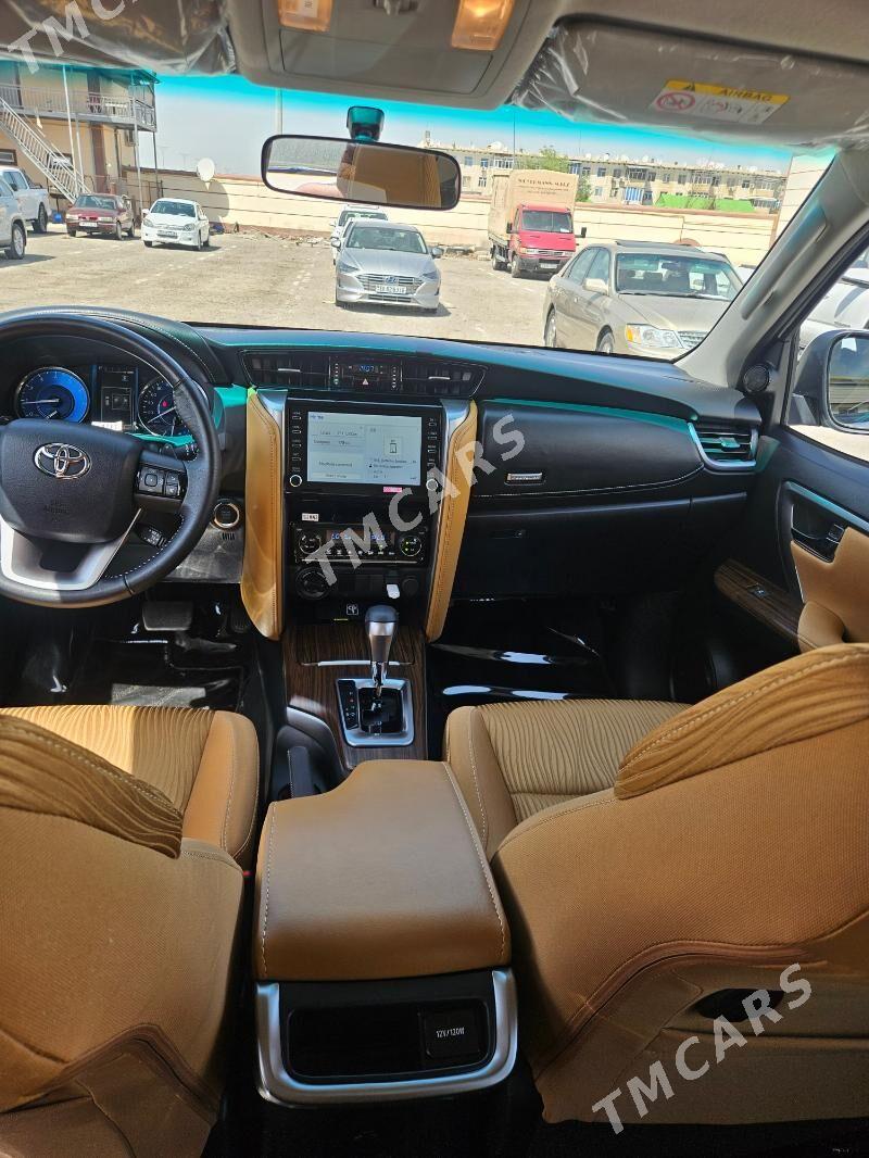 Toyota Fortuner 2024 - 640 000 TMT - Туркменабат - img 2