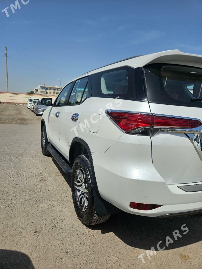 Toyota Fortuner 2024 - 640 000 TMT - Туркменабат - img 4
