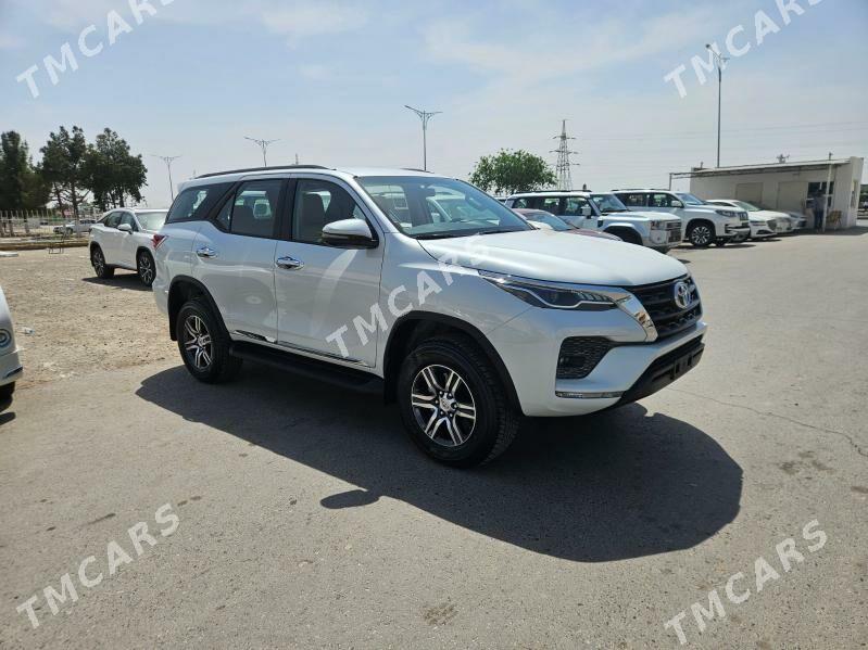 Toyota Fortuner 2024 - 640 000 TMT - Туркменабат - img 8