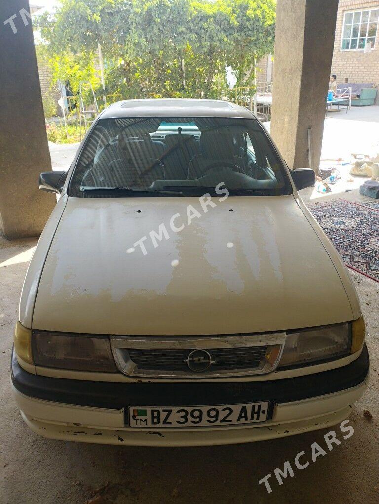 Opel Vectra 1993 - 18 000 TMT - Tejen - img 3