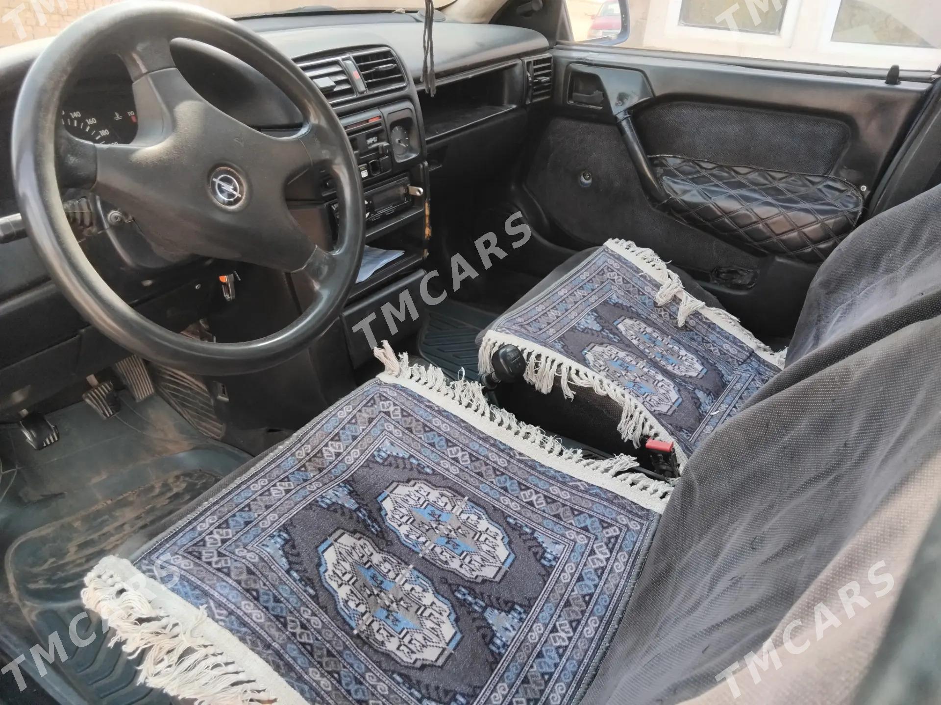 Opel Vectra 1992 - 25 000 TMT - Oguz han - img 4