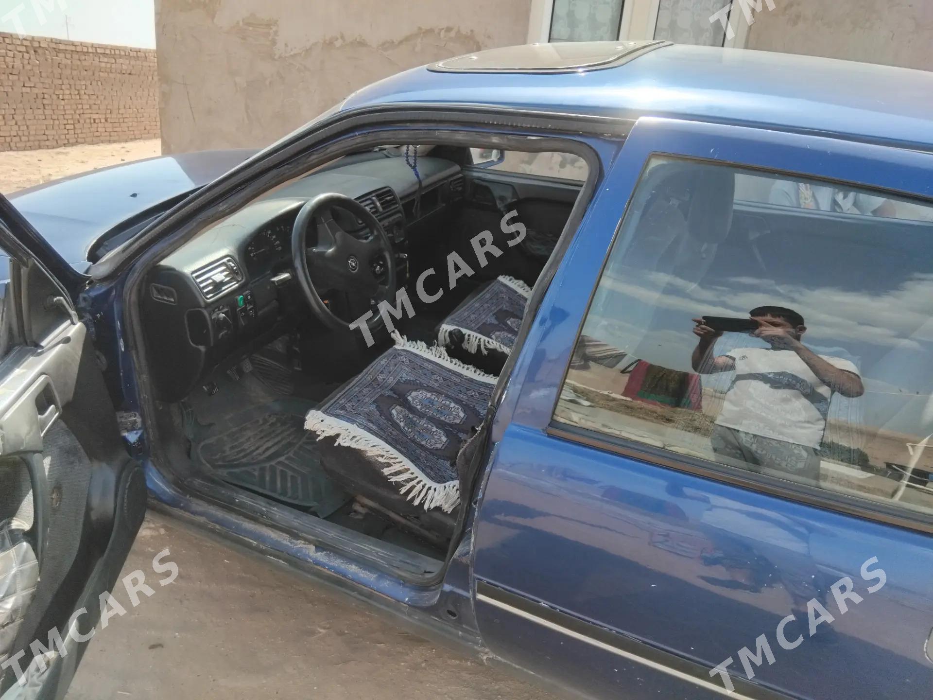 Opel Vectra 1992 - 25 000 TMT - Oguz han - img 2