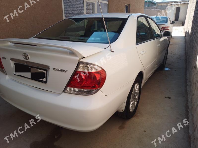Toyota Camry 2004 - 170 000 TMT - Дашогуз - img 4