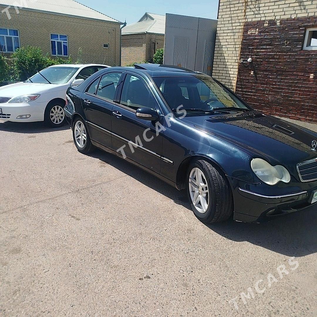 Mercedes-Benz C-Class 2000 - 75 000 TMT - Мары - img 5