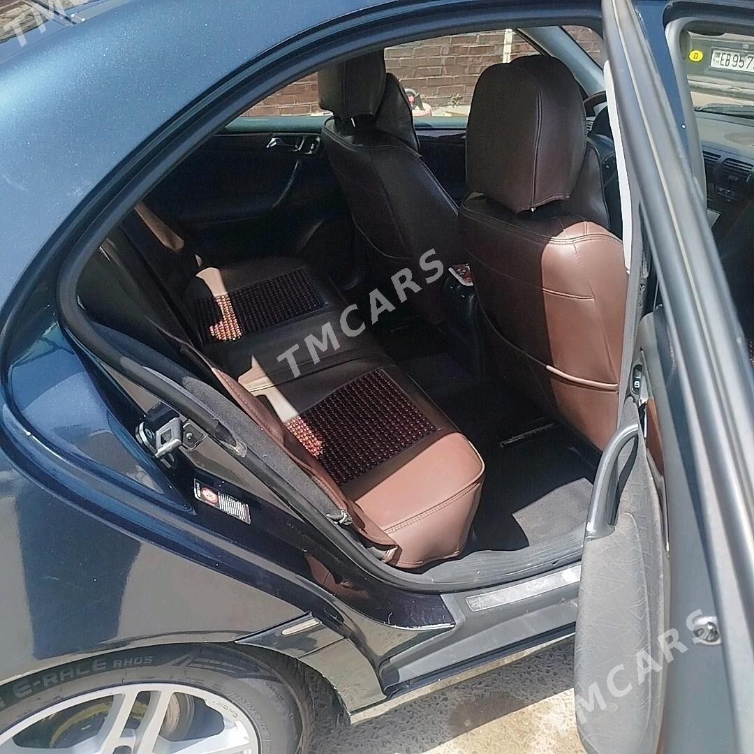 Mercedes-Benz C-Class 2000 - 75 000 TMT - Мары - img 3