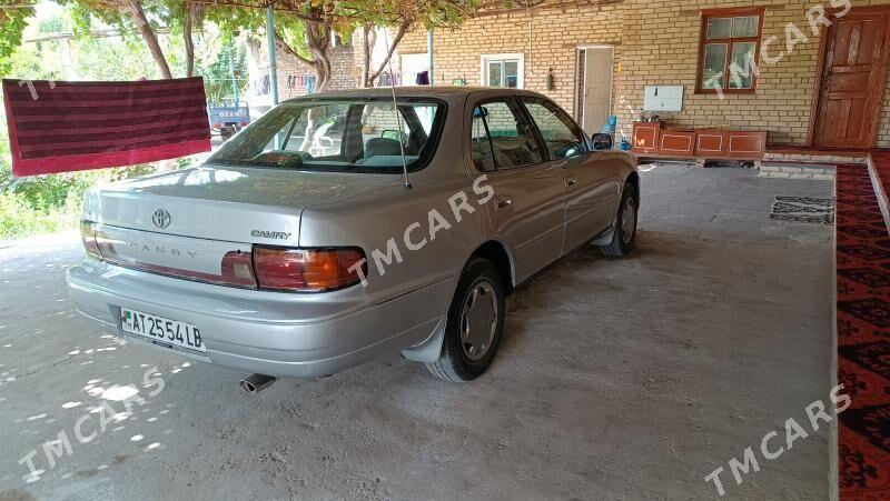 Toyota Camry 1993 - 90 000 TMT - Saýat - img 3
