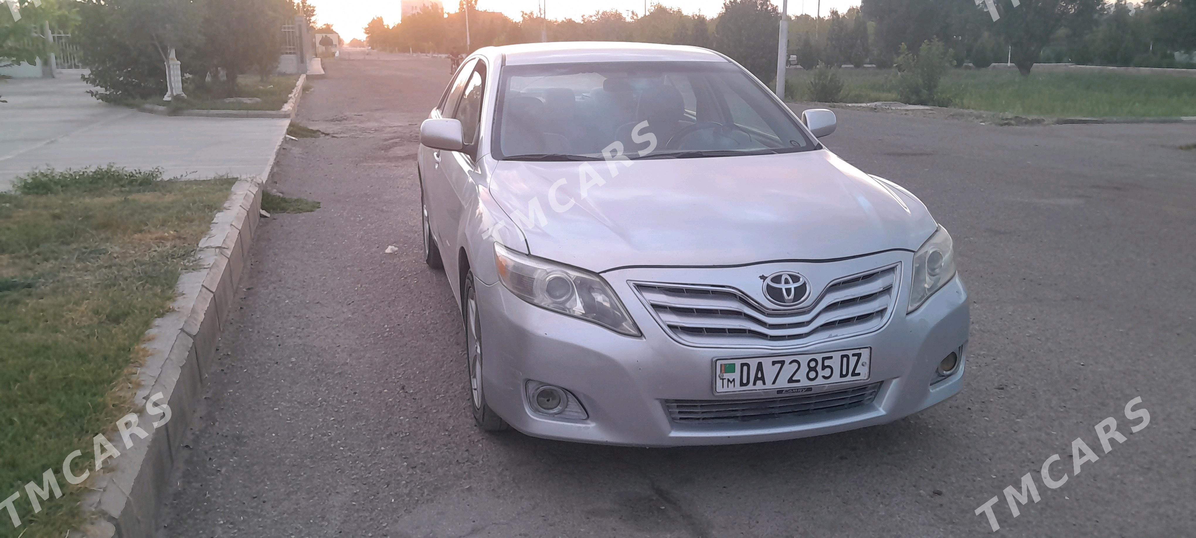 Toyota Camry 2010 - 140 000 TMT - Дашогуз - img 4