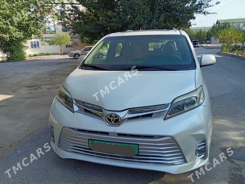 Toyota Sienna 2017 - 390 000 TMT - Aşgabat - img 2