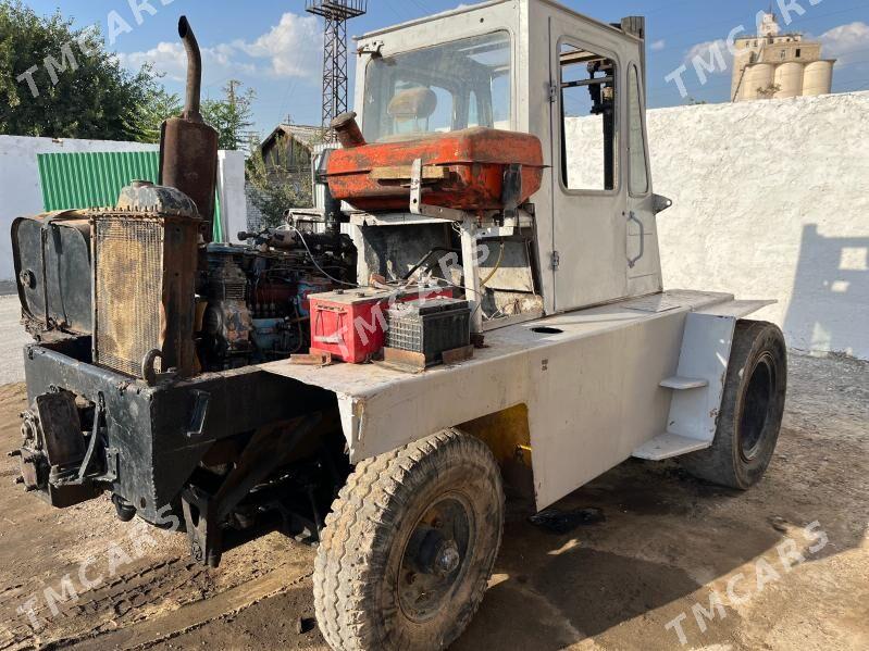 Kara Forklift 2009 - 60 000 TMT - Türkmenabat - img 3