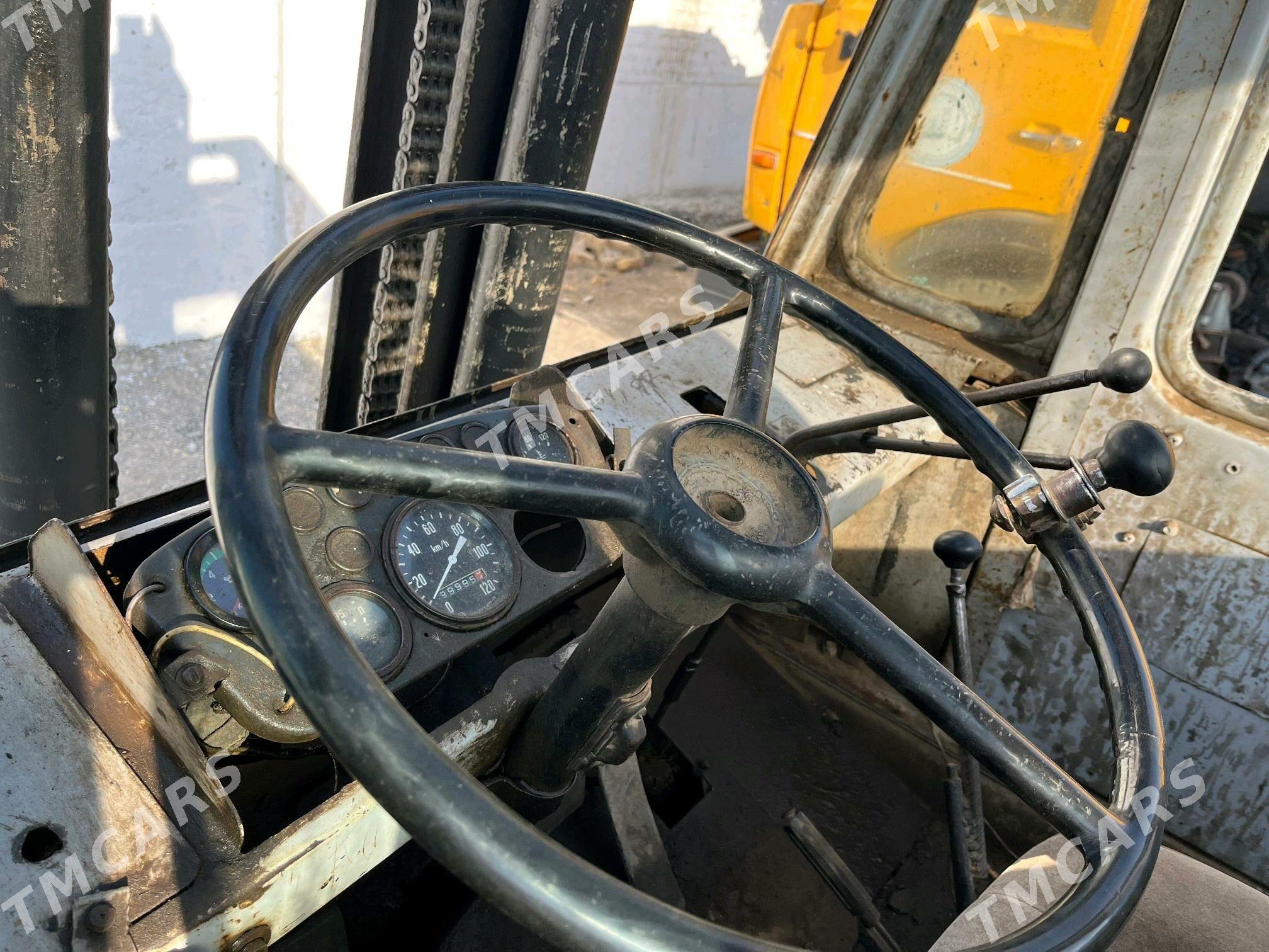 Kara Forklift 2009 - 60 000 TMT - Türkmenabat - img 5