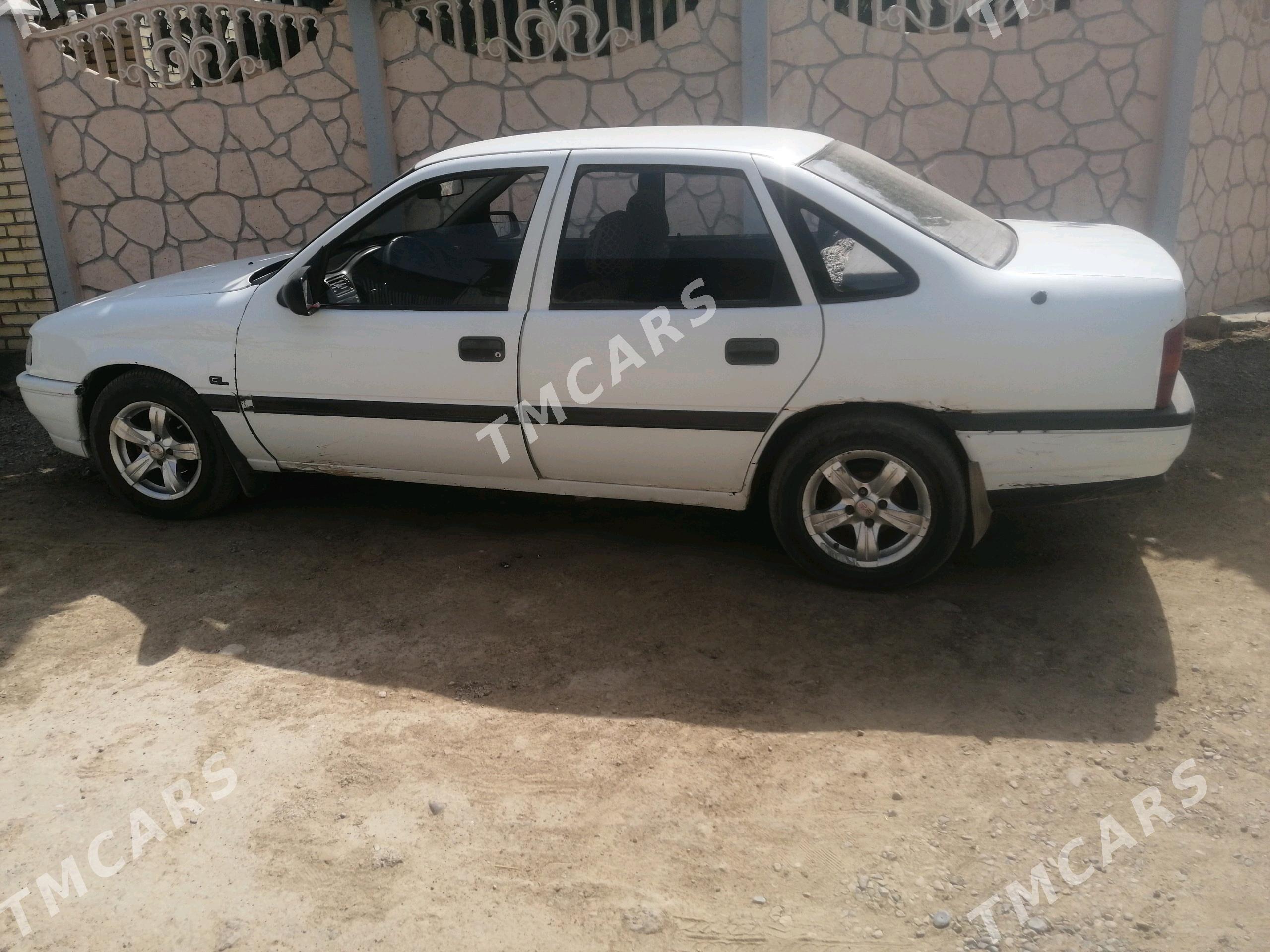 Opel Vectra 1989 - 21 000 TMT - Мары - img 2
