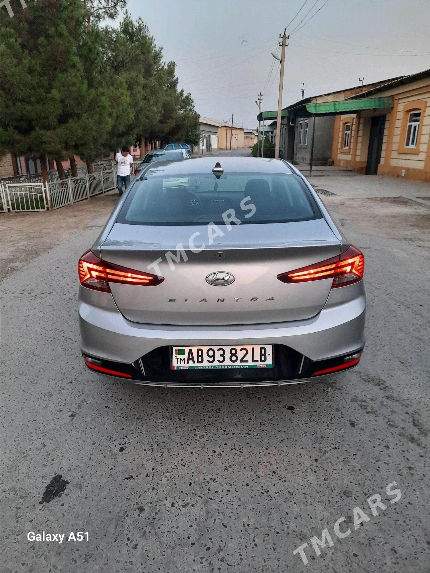 Hyundai Elantra 2020 - 225 000 TMT - Туркменабат - img 4