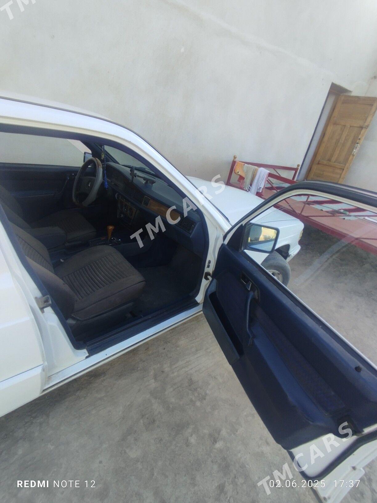 Mercedes-Benz 190E 1992 - 45 000 TMT - Гурбансолтан Едже - img 6