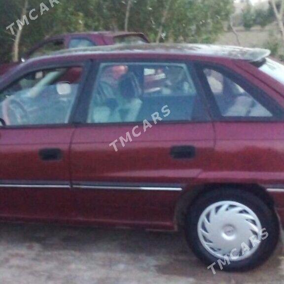 Opel Astra 1993 - 32 000 TMT - етр. Туркменбаши - img 3