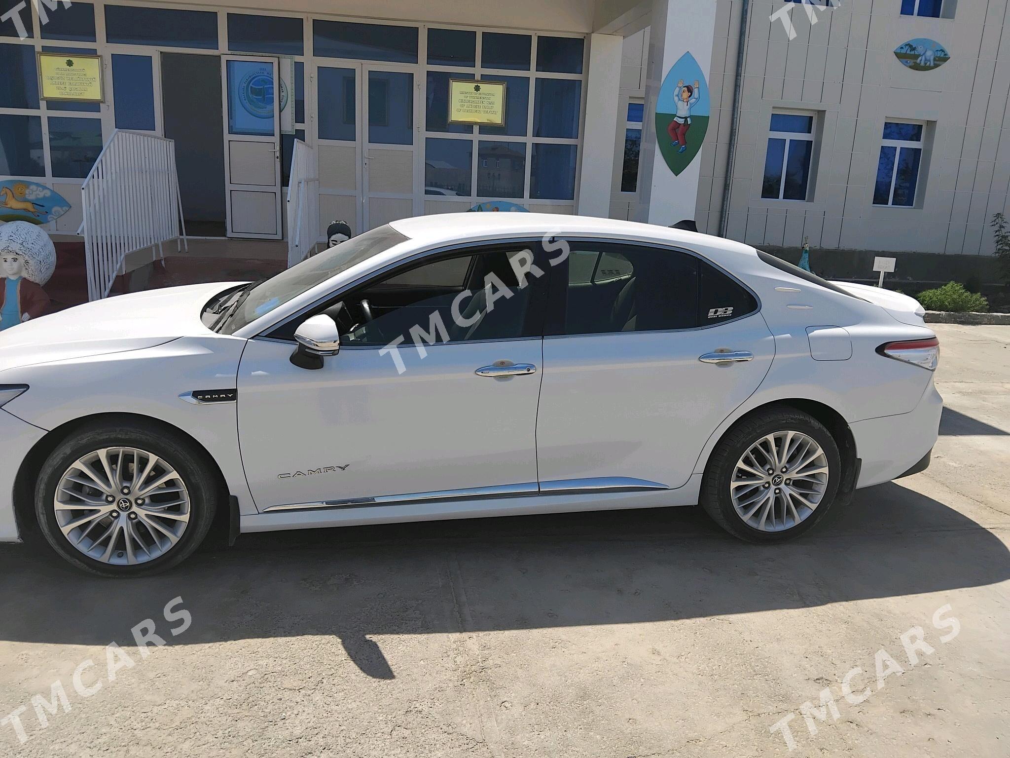 Toyota Camry 2019 - 260 000 TMT - Гурбансолтан Едже - img 3