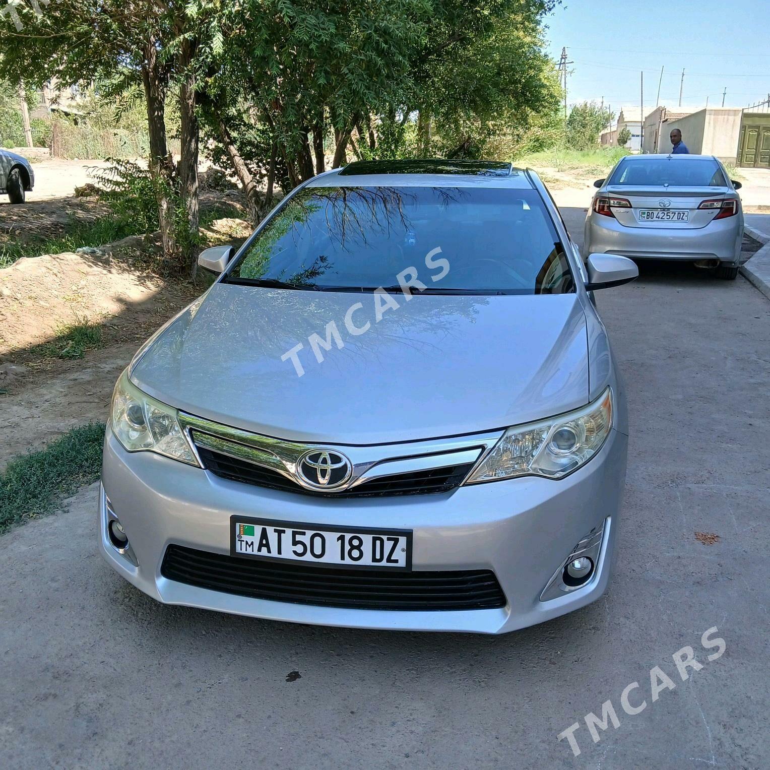 Toyota Camry 2012 - 250 000 TMT - Дашогуз - img 5