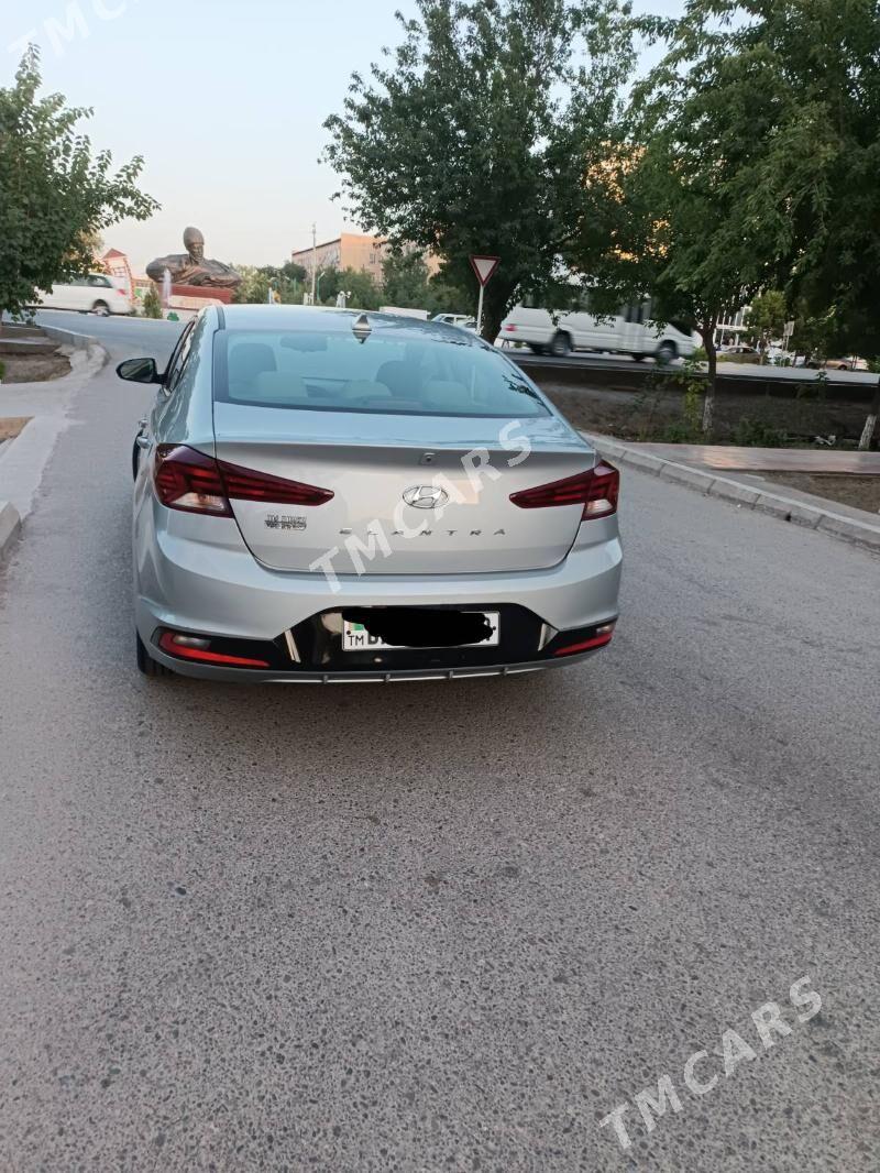 Hyundai Elantra 2019 - 205 000 TMT - Мары - img 4