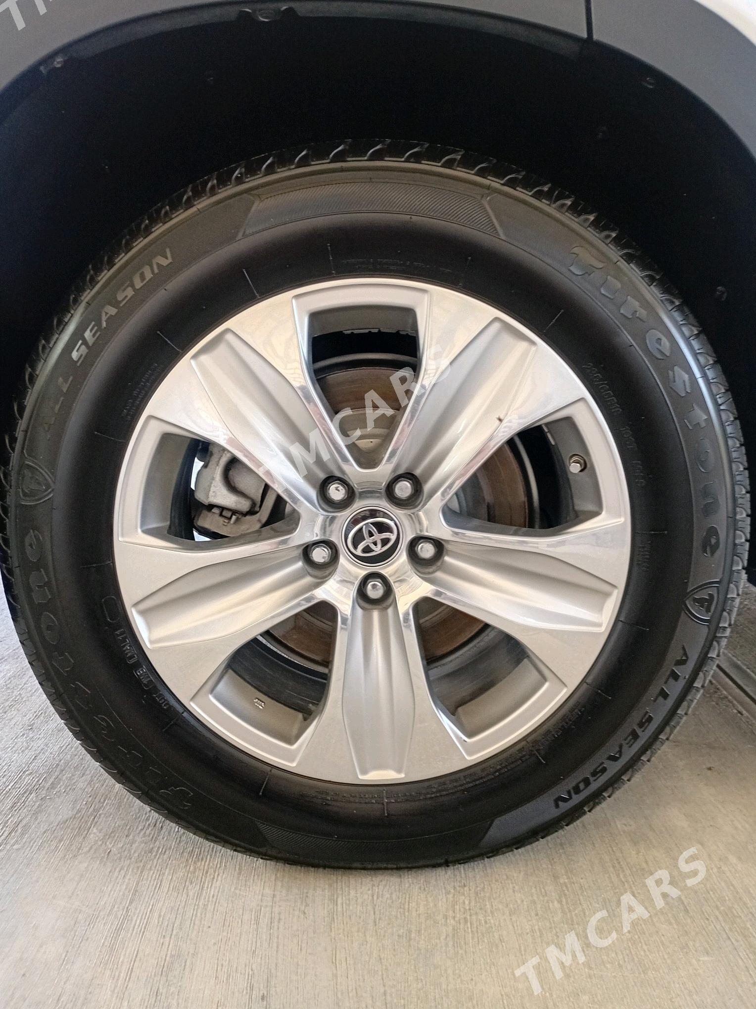 Toyota Highlander 2021 - 570 000 TMT - Bäherden - img 3