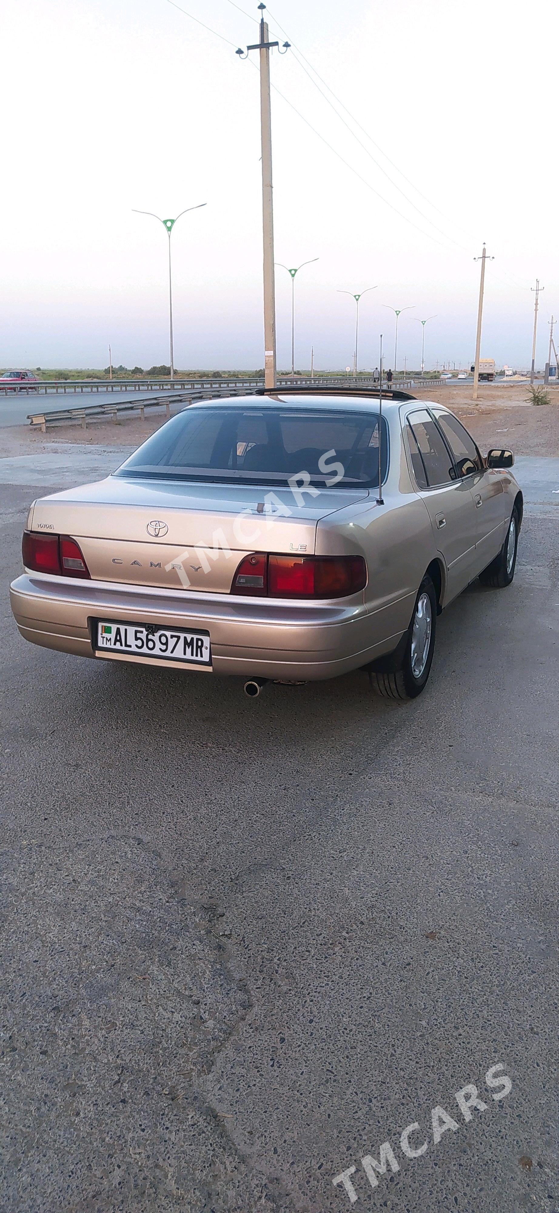 Toyota Camry 1995 - 120 000 TMT - Мары - img 2