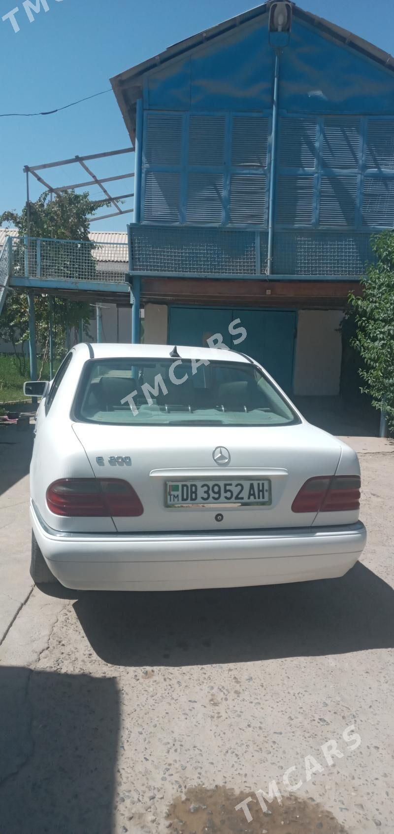 Mercedes-Benz 230E 1999 - 60 000 TMT - Теджен - img 4