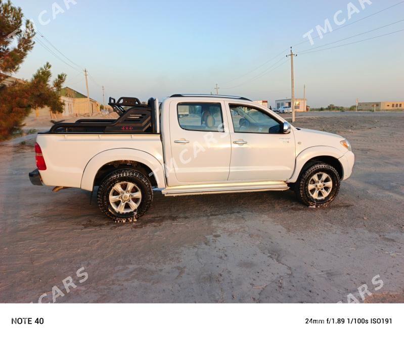 Toyota Hilux 2007 - 250 000 TMT - Farap - img 3