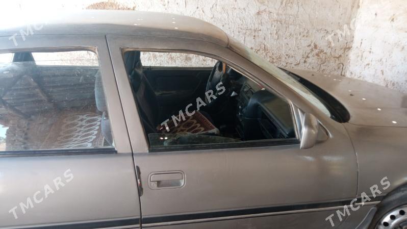 Opel Vectra 1989 - 27 000 TMT - Байрамали - img 2