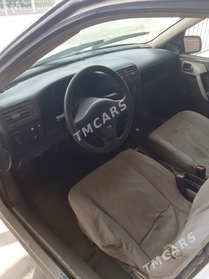 Opel Vectra 1992 - 20 000 TMT - Çärjew - img 3