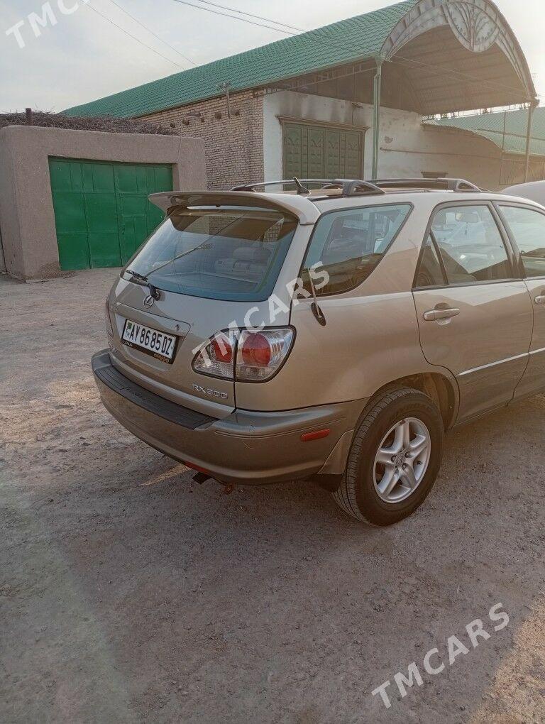 Lexus RX 300 2000 - 200 000 TMT - Гурбансолтан Едже - img 3