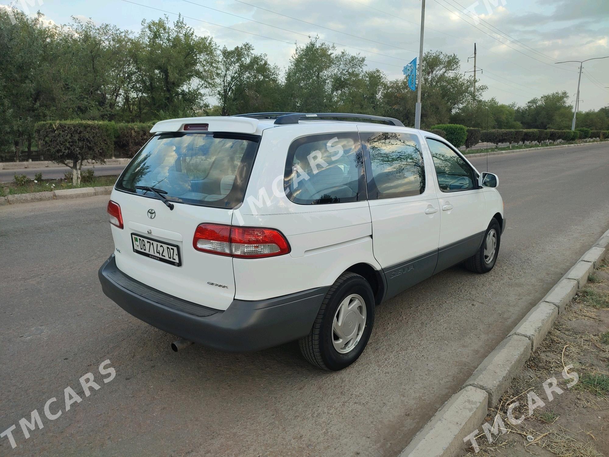 Toyota Sienna 2002 - 165 000 TMT - Губадаг - img 4