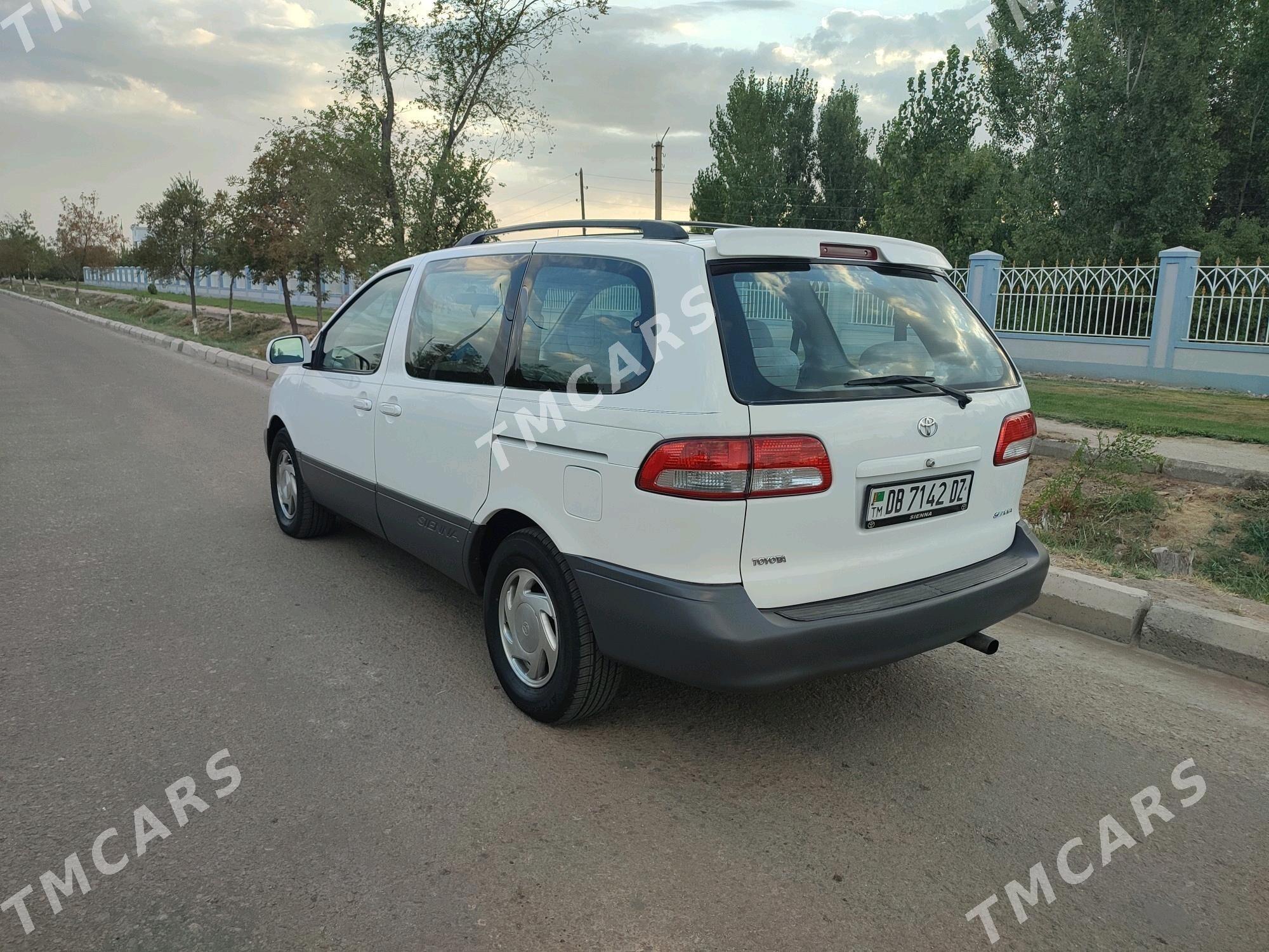 Toyota Sienna 2002 - 165 000 TMT - Губадаг - img 2