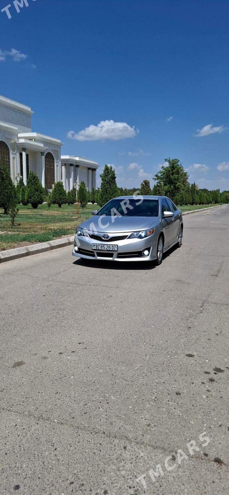 Toyota Camry 2014 - 230 000 TMT - Дашогуз - img 4