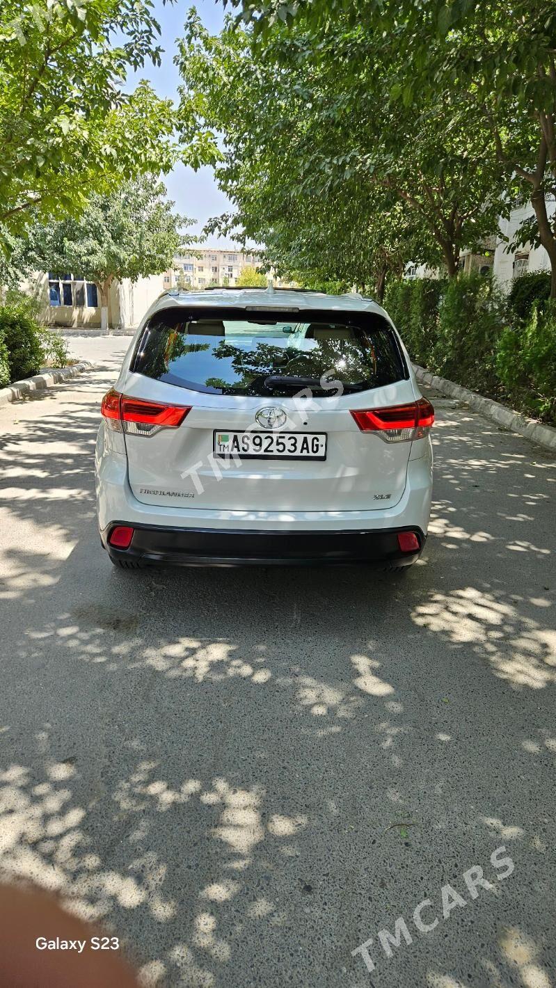 Toyota Highlander 2015 - 360 000 TMT - 11 мкр - img 8