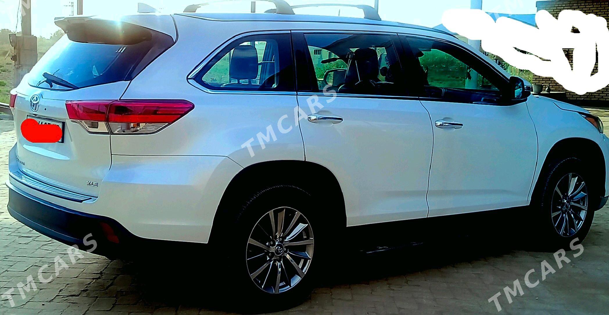 Toyota Highlander 2019 - 510 000 TMT - Байрамали - img 4