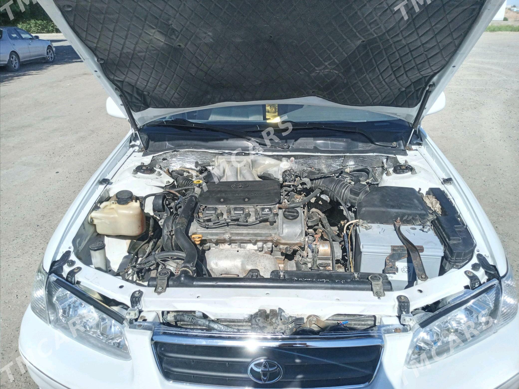 Toyota Camry 2000 - 150 000 TMT - Гороглы (Тагта) - img 4