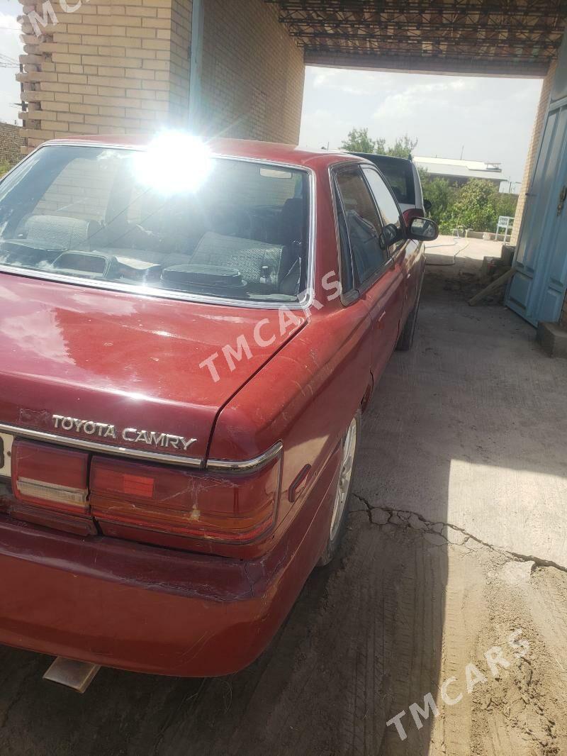 Toyota Camry 1991 - 40 000 TMT - Çärjew - img 3