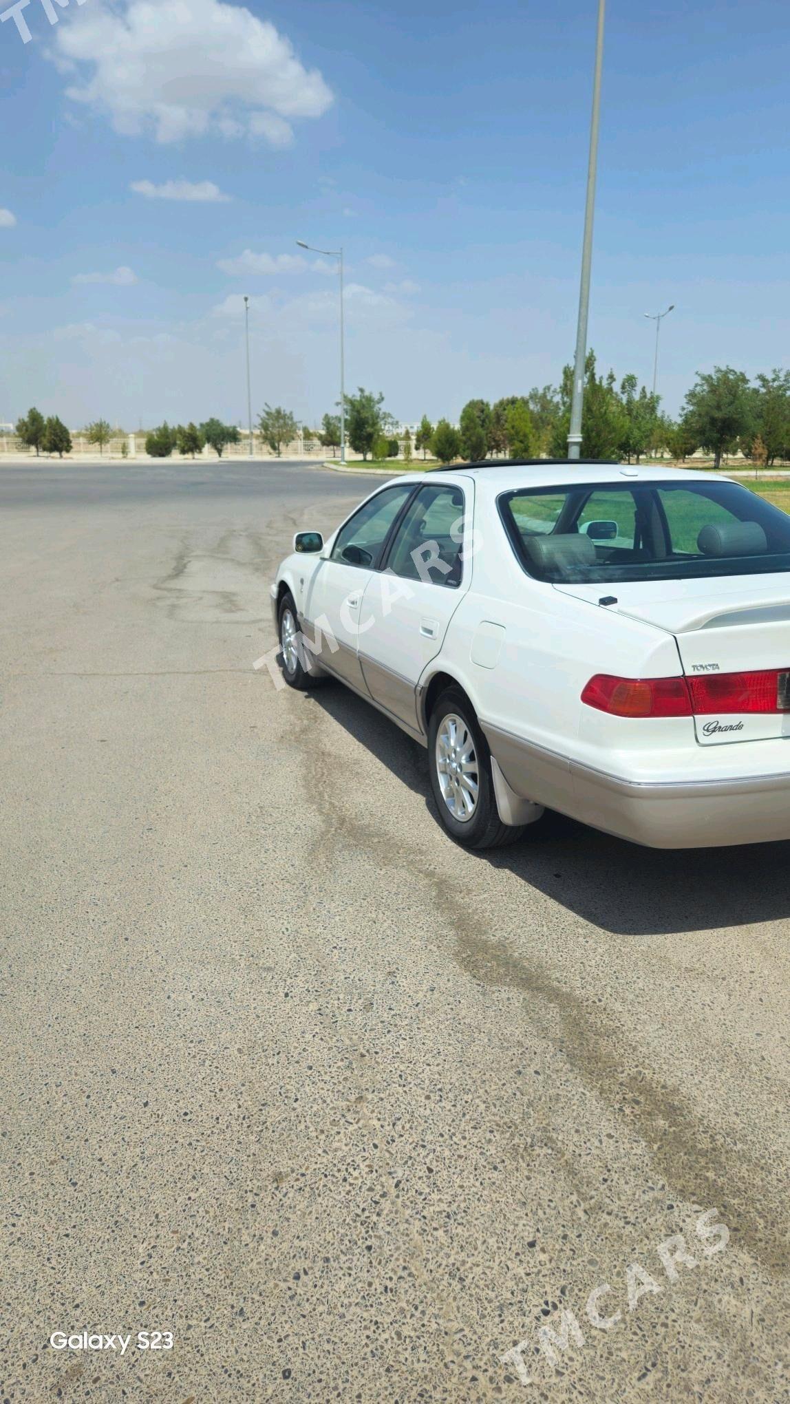 Toyota Camry 2001 - 175 000 TMT - Dänew - img 5
