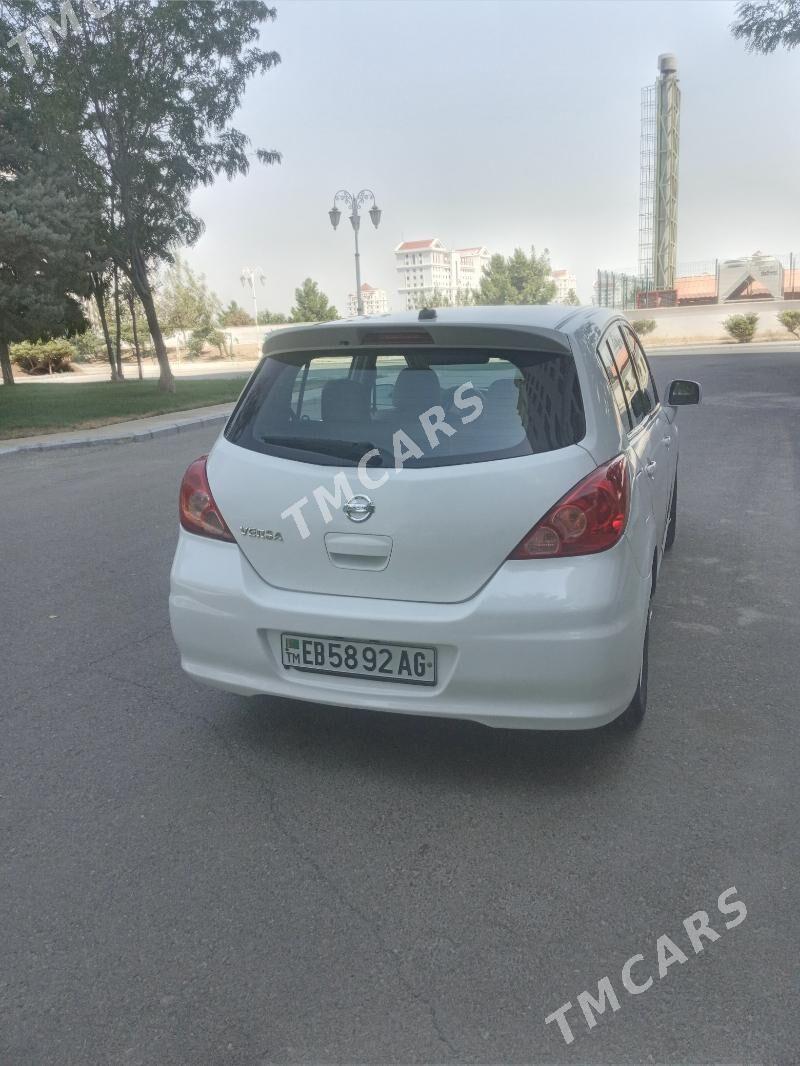 Nissan Versa 2010 - 125 000 TMT - Багир - img 8