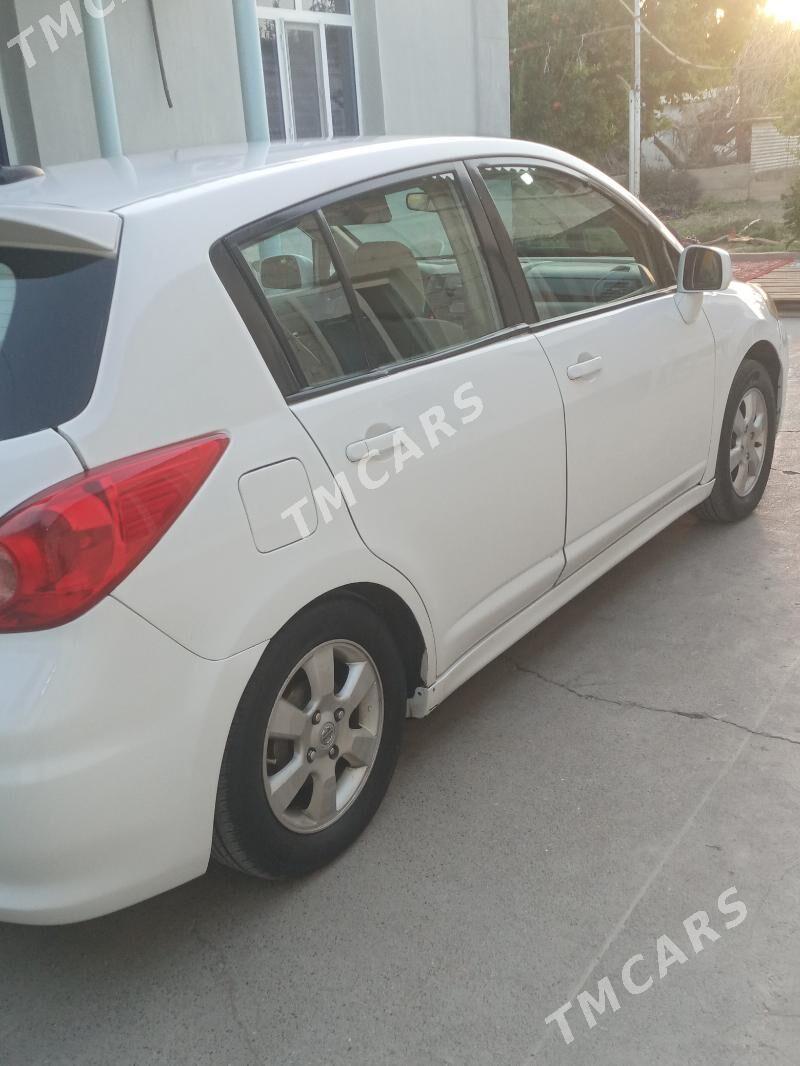 Nissan Versa 2010 - 125 000 TMT - Багир - img 7