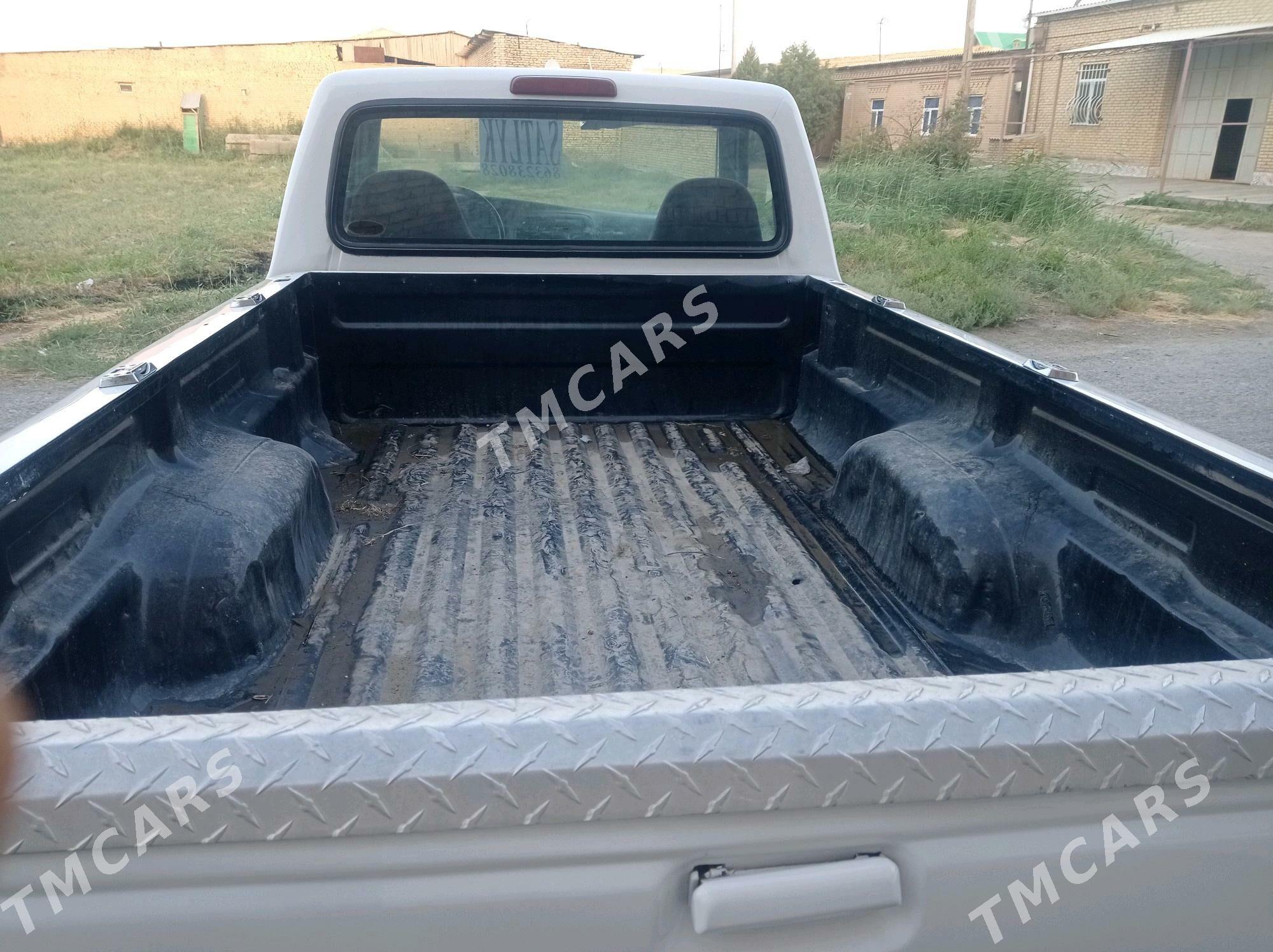 Ford Bronco 1996 - 70 000 TMT - Чарджоу - img 5