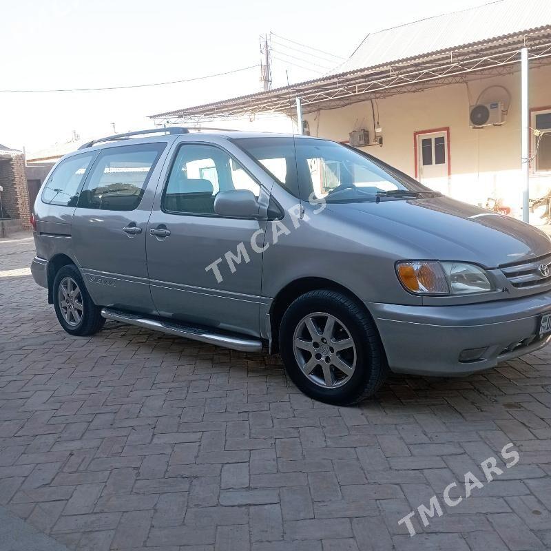Toyota Sienna 2002 - 144 000 TMT - Байрамали - img 3