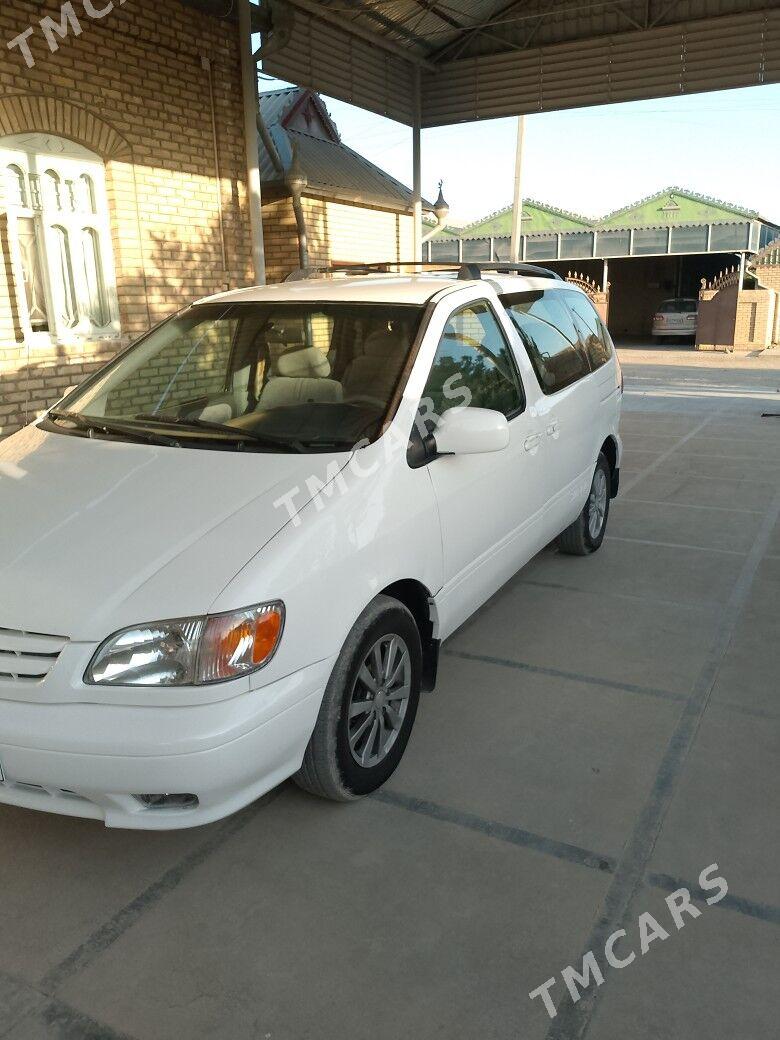 Toyota Sienna 2002 - 155 000 TMT - Мары - img 2