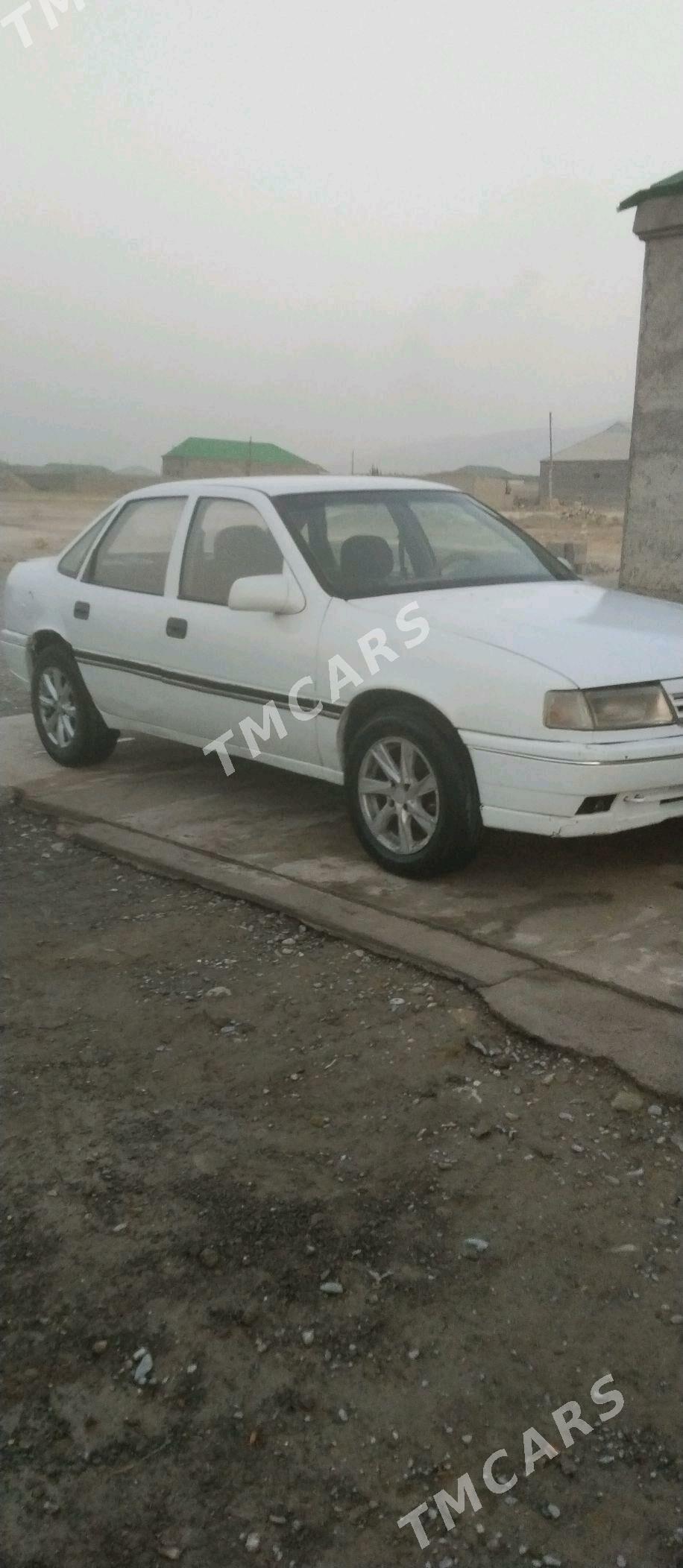 Opel Vectra 1990 - 22 000 TMT - Бахарден - img 3